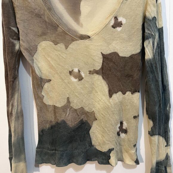 Marika Charles Floral V Neck Sweater - Picture 3 of 6